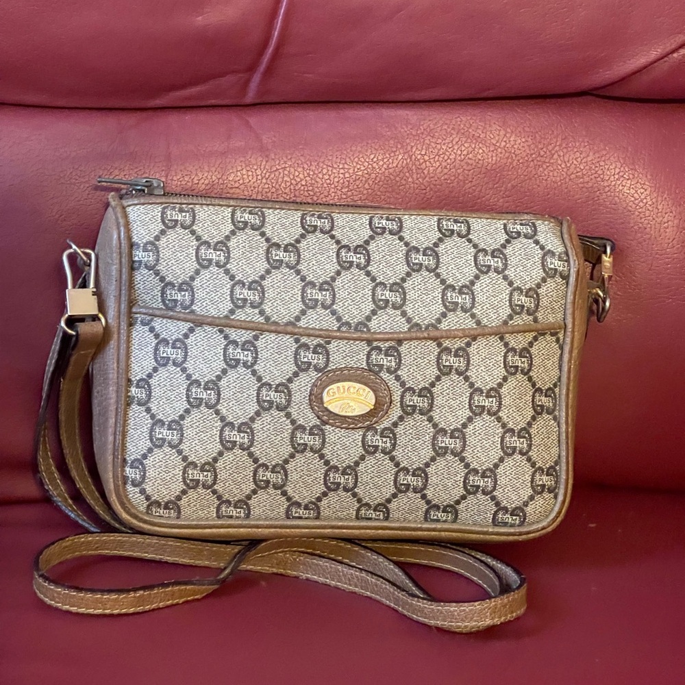 Vintage Gucci Plus Mini Crossbody Bag ~ Converts to Clutch ~ Removal Strap